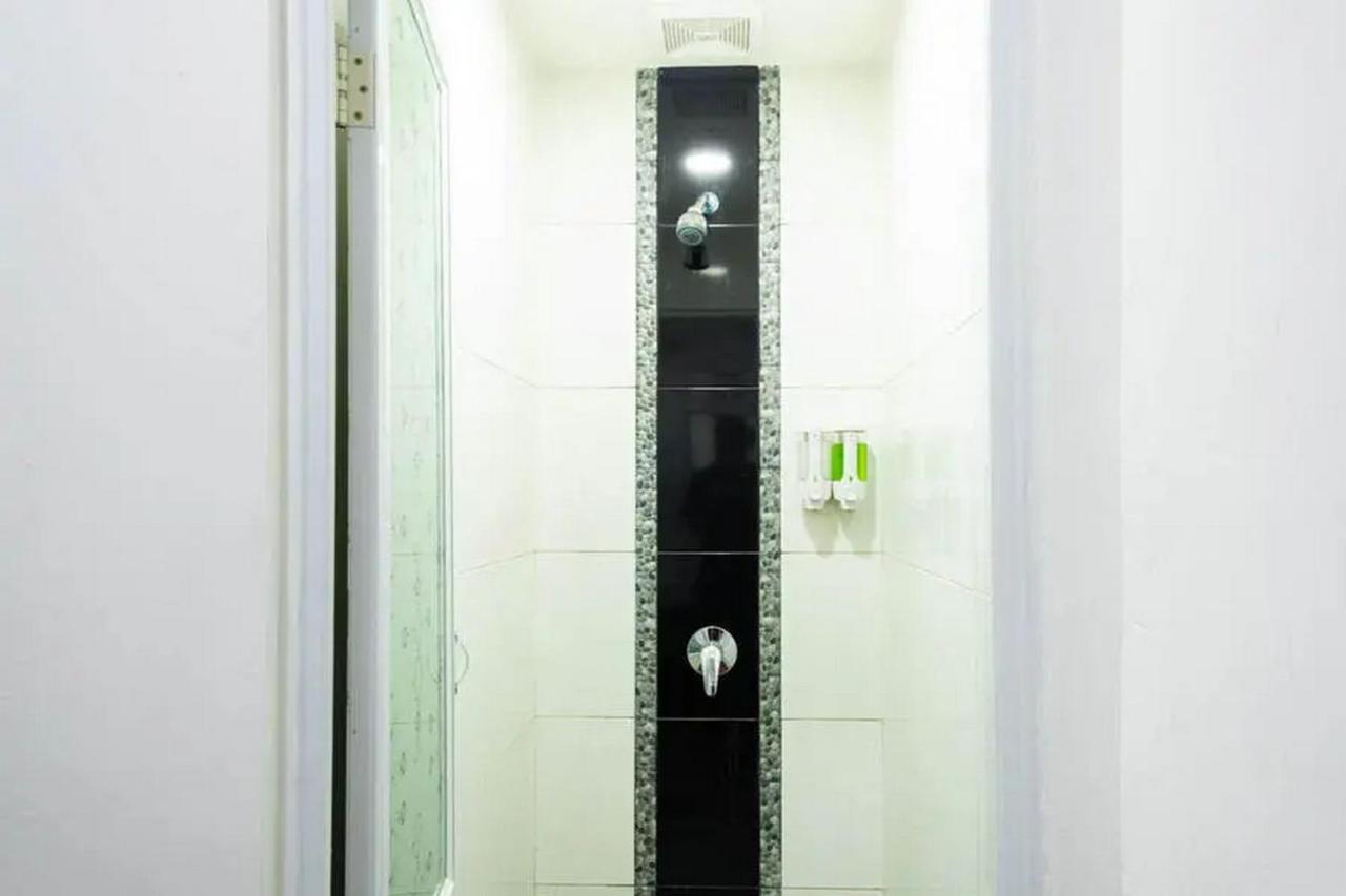 Reddoorz Hostel Near Taman Puring Jakarta Exterior photo